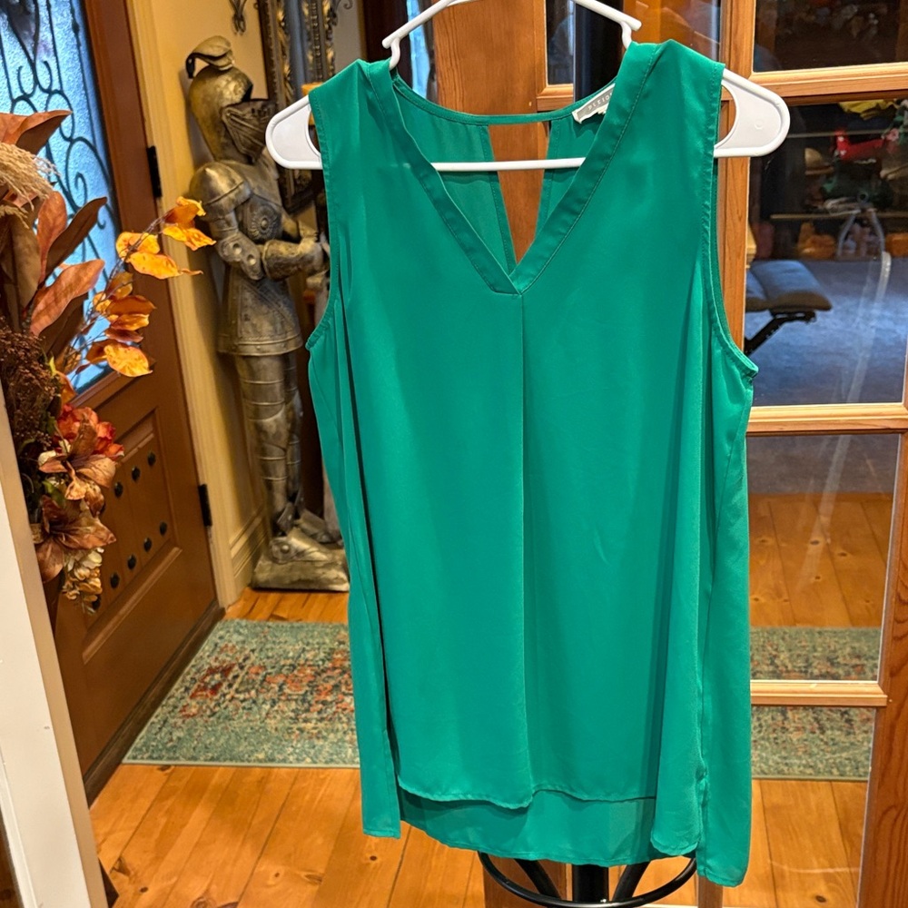 Women's Sleeveless Green Top